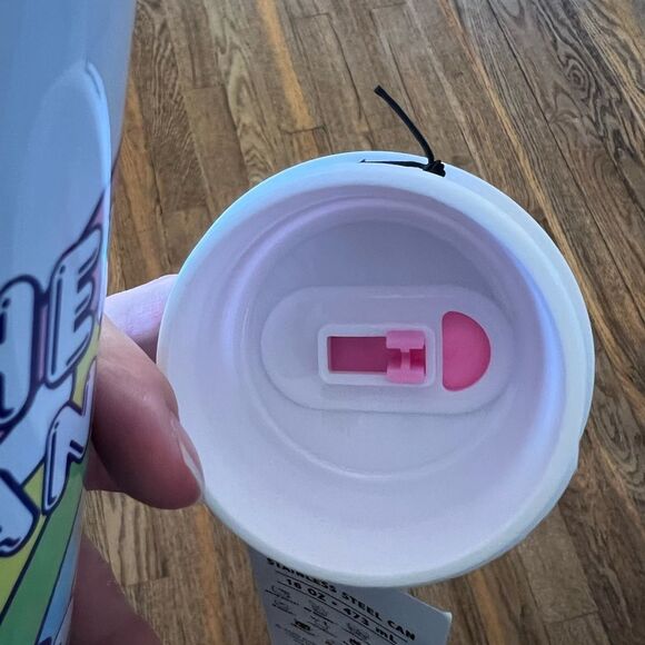 Hello Kitty X Igloo 16 oz Stainless Steel Can - Picture 6 of 7